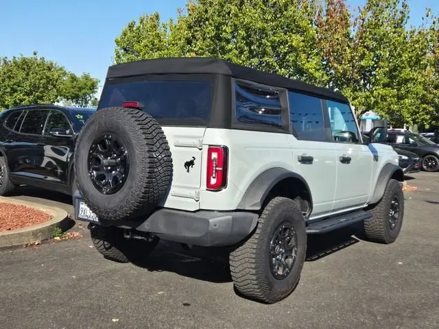 2022 Ford Bronco Wildtrak 4WD photo 4