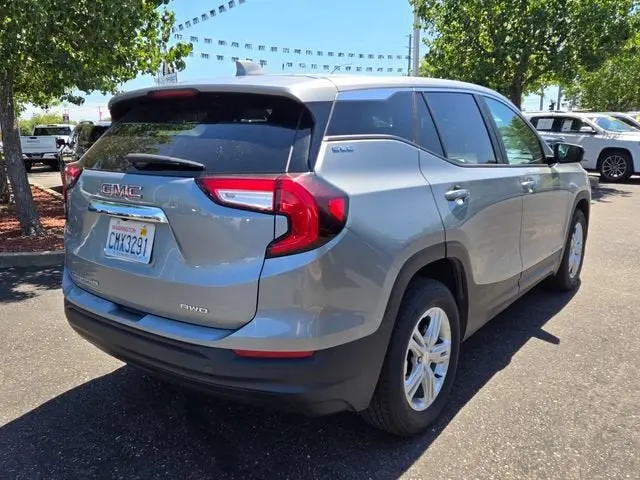 2024 GMC Terrain SLE AWD photo 4