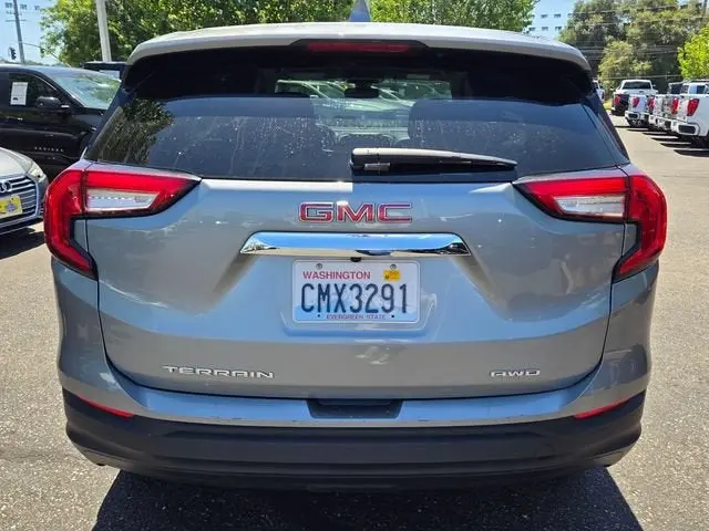2024 GMC Terrain SLE AWD photo 5