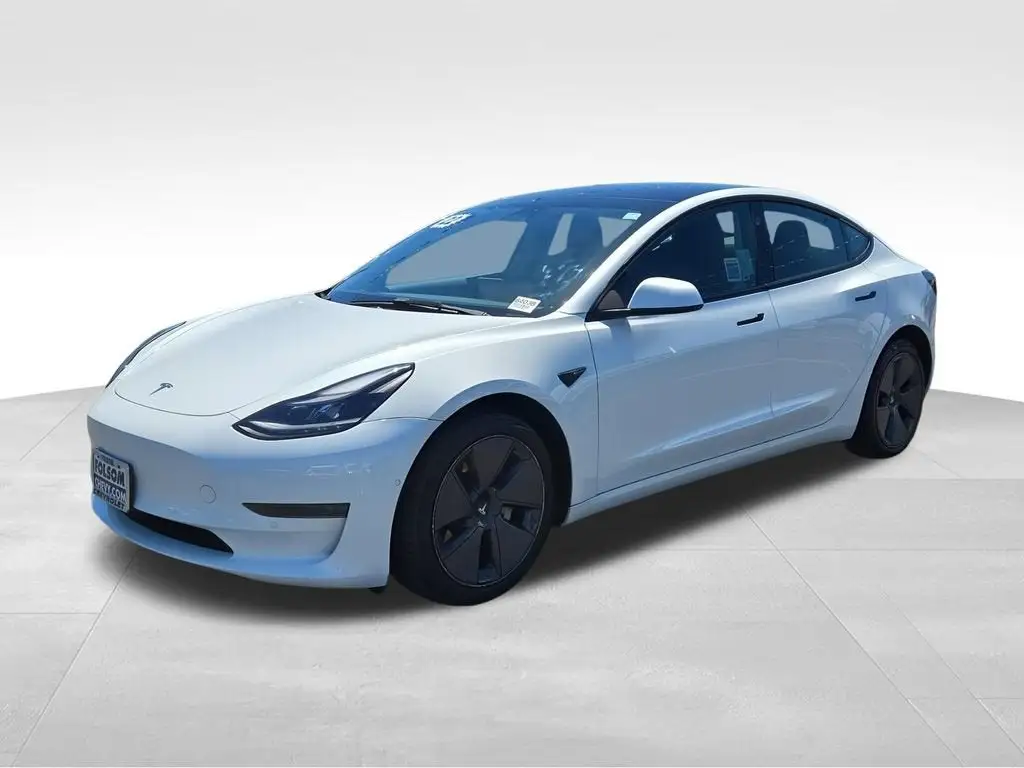 2022 Tesla Model 3 Standard Range Plus photo 1