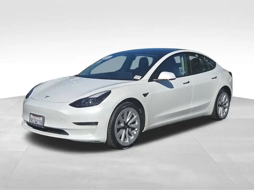 2023 Tesla Model 3 Base's photo