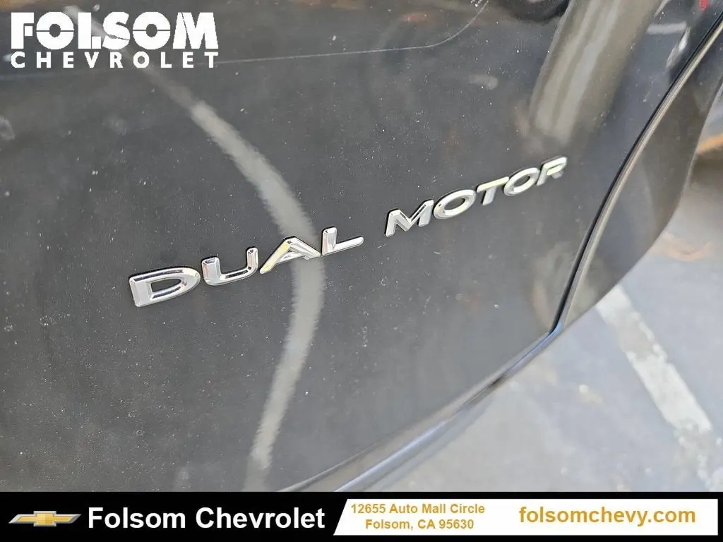 2024 Tesla Model Y Long Range Dual Motor AWD photo 4