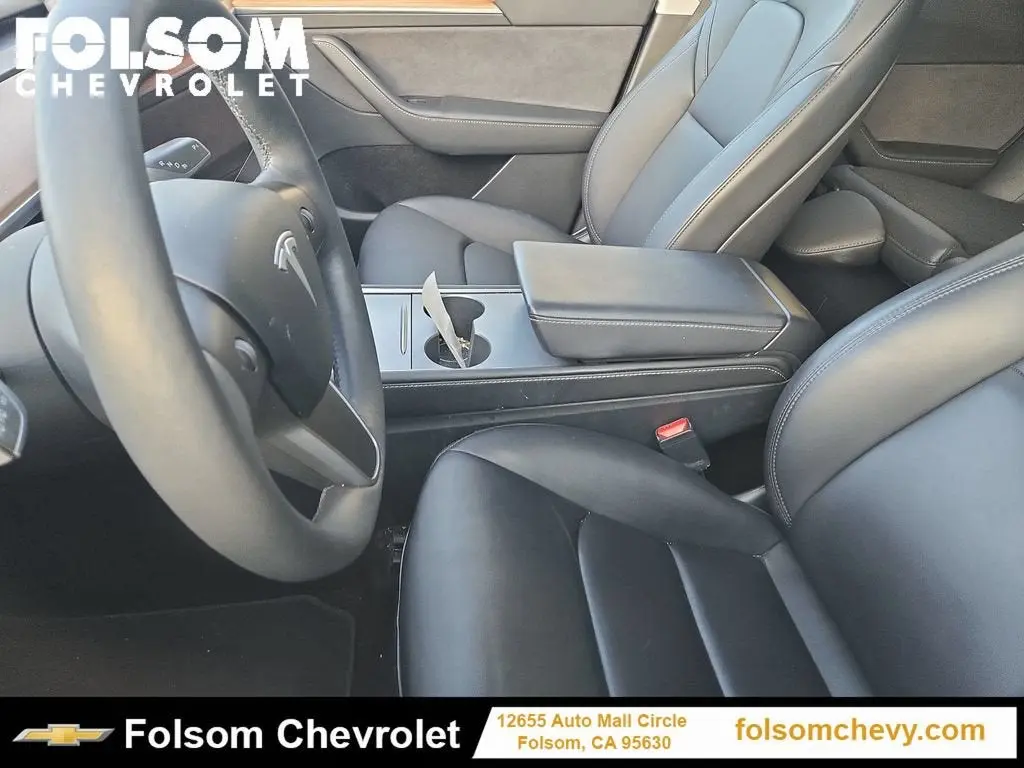 2024 Tesla Model Y Long Range Dual Motor AWD photo 5