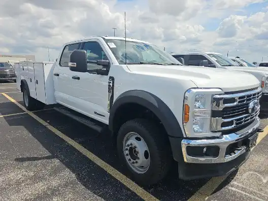 2024 Ford F-550 XLT 4WD Crew Cab DRW 203 in's photo