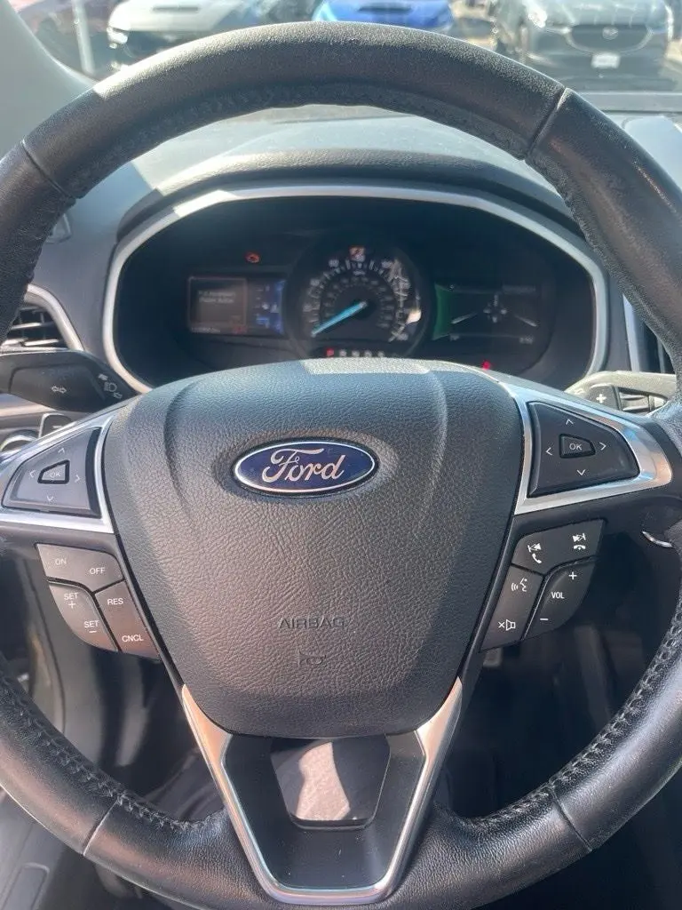2017 Ford Edge SEL AWD photo 3