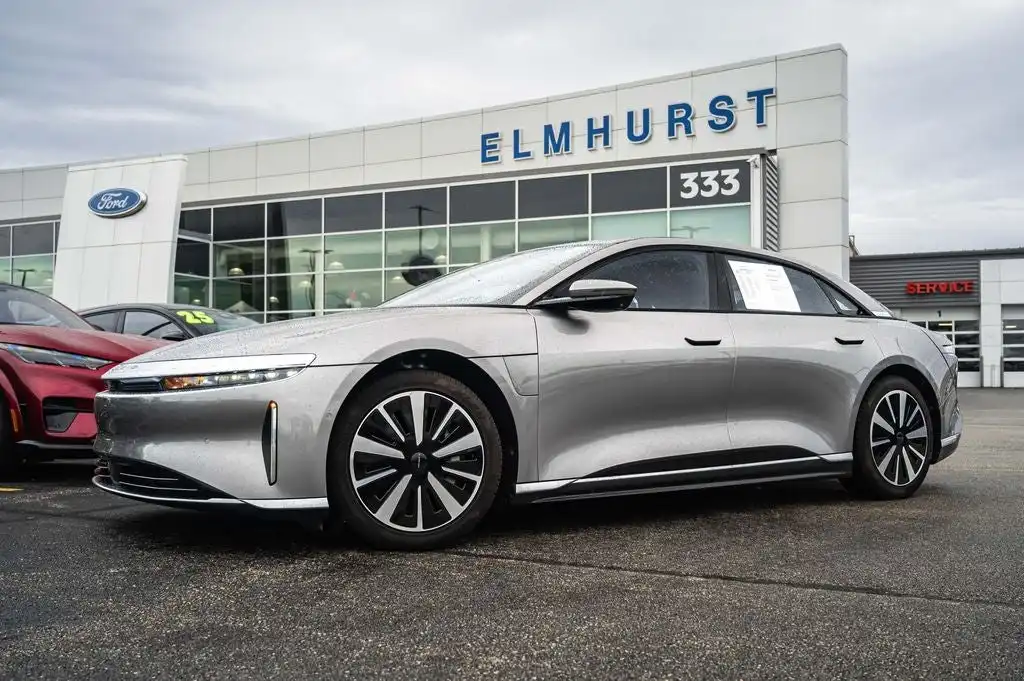 2025 Lucid Air Touring's photo