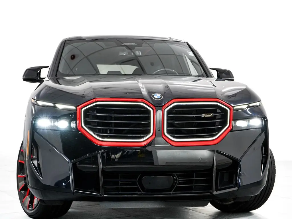 2023 BMW XM Base photo 3