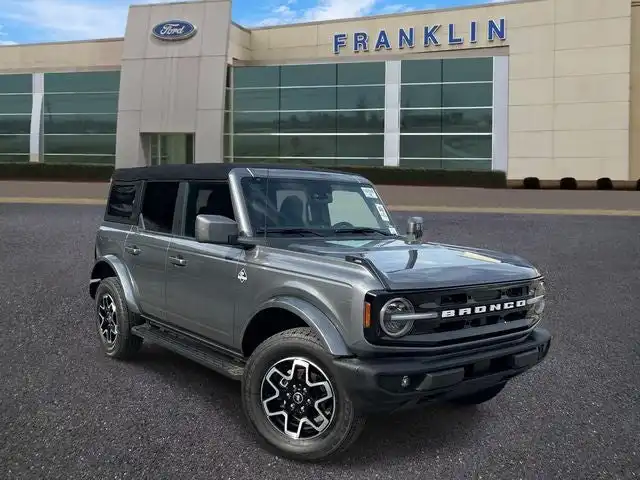 2023 Ford Bronco Outer Banks 4x4's photo