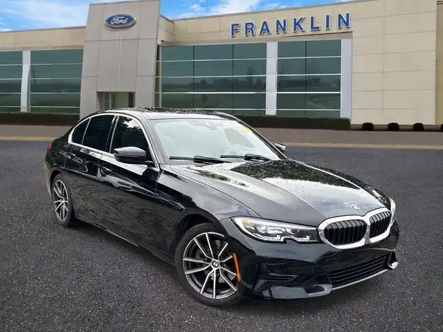 2021 BMW 3 Series 330i Sedan's photo