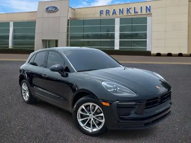 2023 Porsche Macan Base's photo