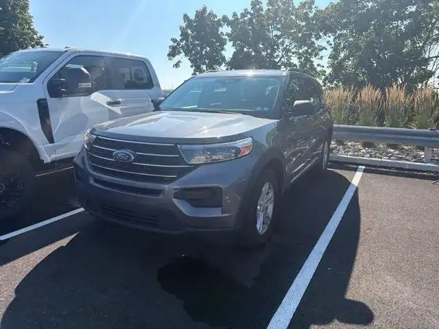 2023 Ford Explorer XLT 4WD's photo