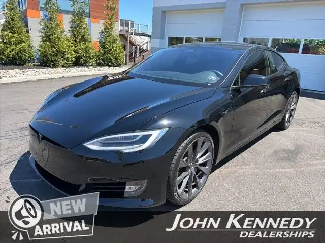2021 Tesla Model S Performance's photo
