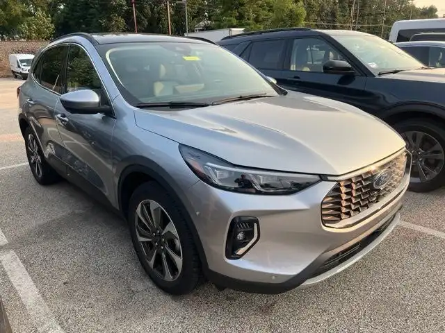 2023 Ford Escape Platinum AWD's photo
