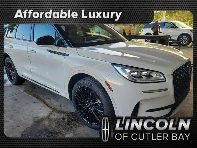2023 Lincoln Corsair Reserve FWD's photo