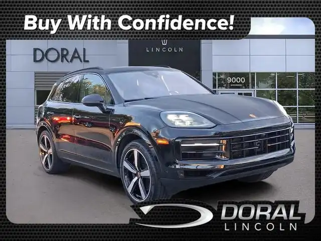 2024 Porsche Cayenne Base's photo