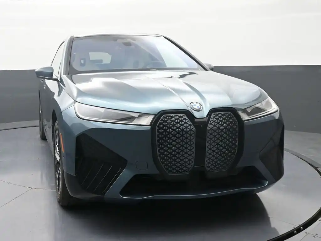 2024 BMW iX xDrive50's photo