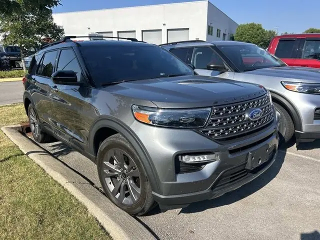 2024 Ford Explorer XLT RWD photo 3