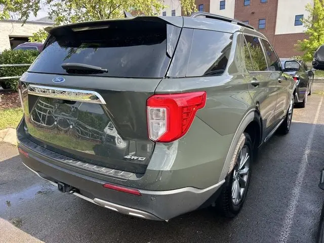 2024 Ford Explorer XLT 4WD photo 5