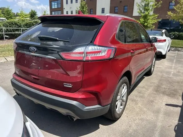 2020 Ford Edge SEL photo 3