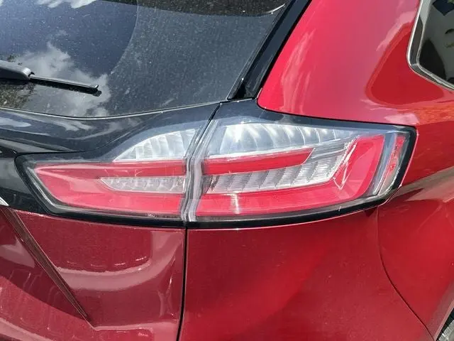 2020 Ford Edge SEL photo 4