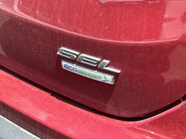 2020 Ford Edge SEL photo 5
