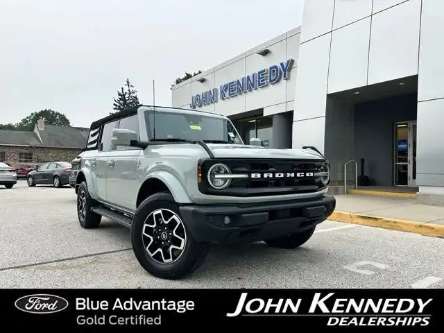 2023 Ford Bronco Outer Banks 4x4's photo