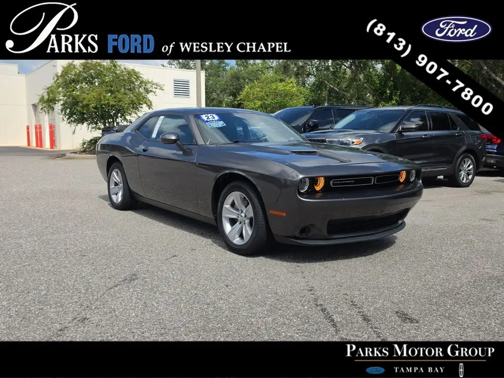 2023 Dodge Challenger SXT Auto photo 1