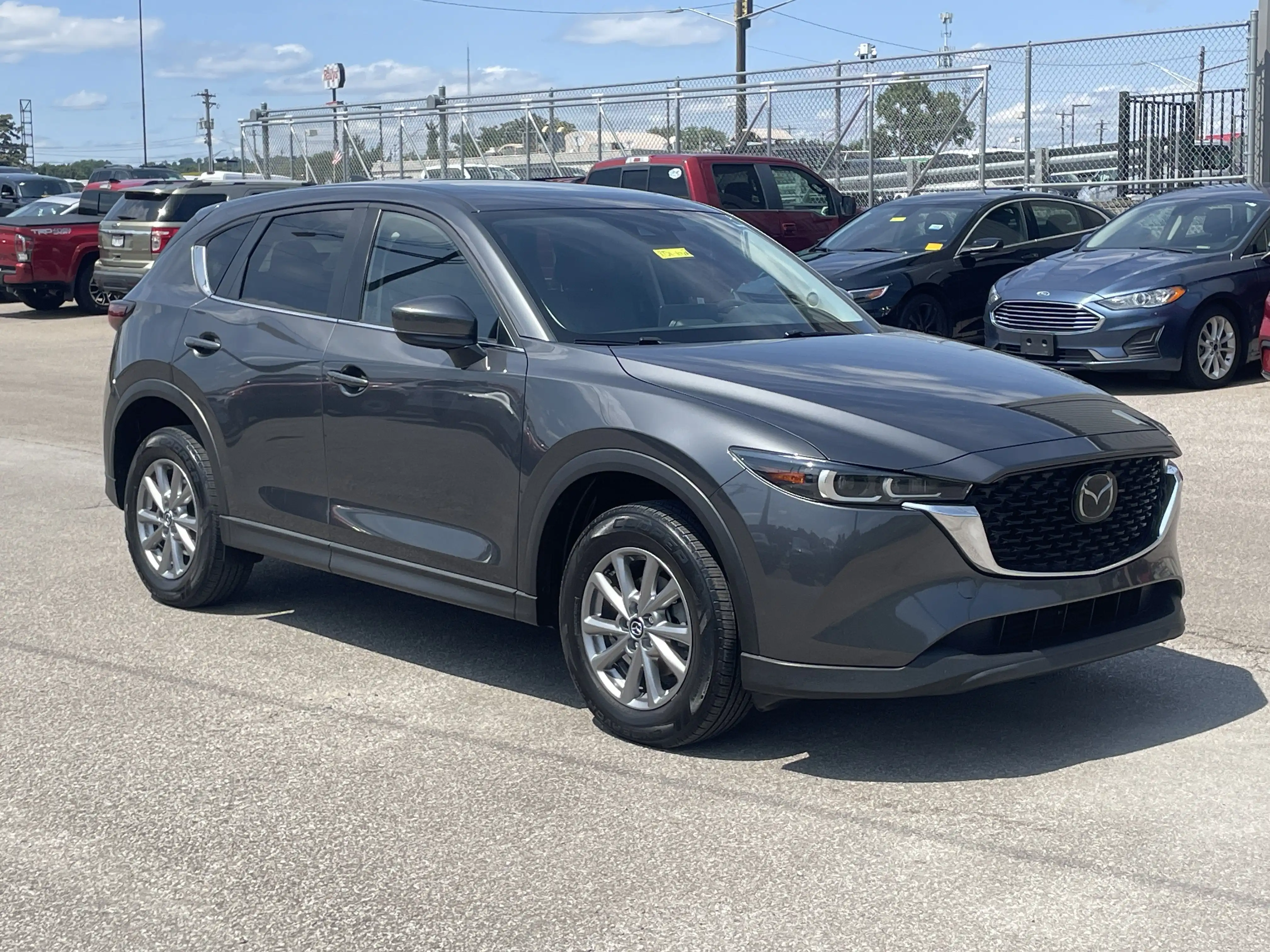 2022 Mazda CX-5 S Preferred package Auto AWD's photo