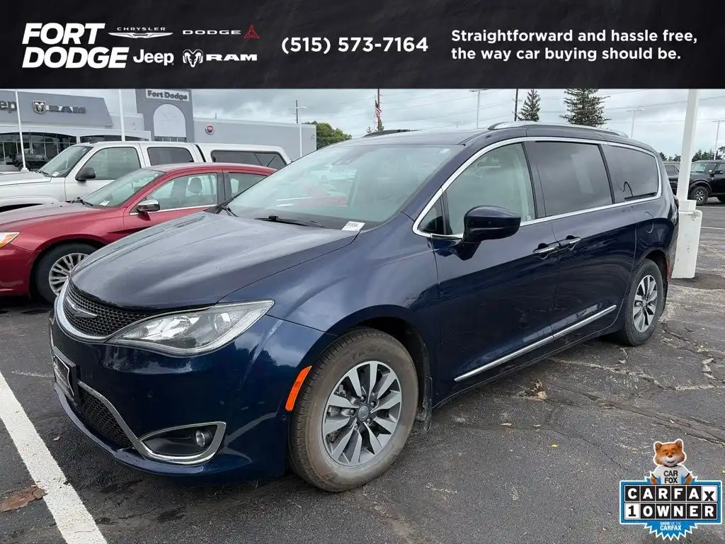 2020 Chrysler Pacifica Touring L Plus's photo