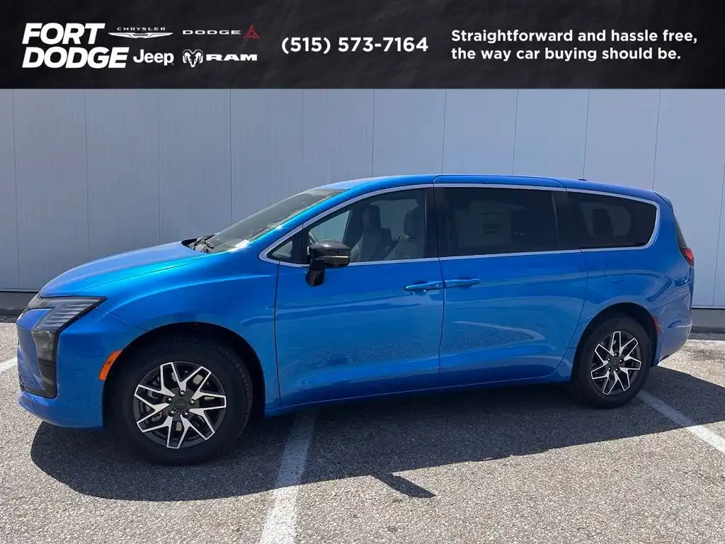2027 Chrysler Pacifica Limited AWD's photo