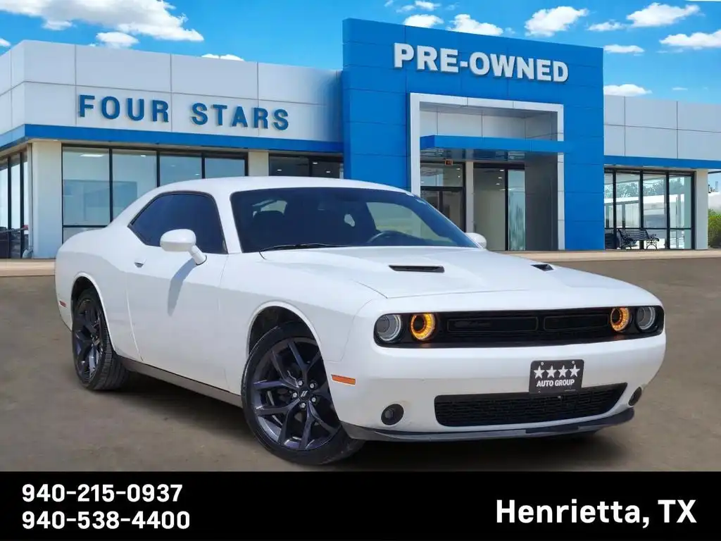 2019 Dodge Challenger SXT Auto's photo