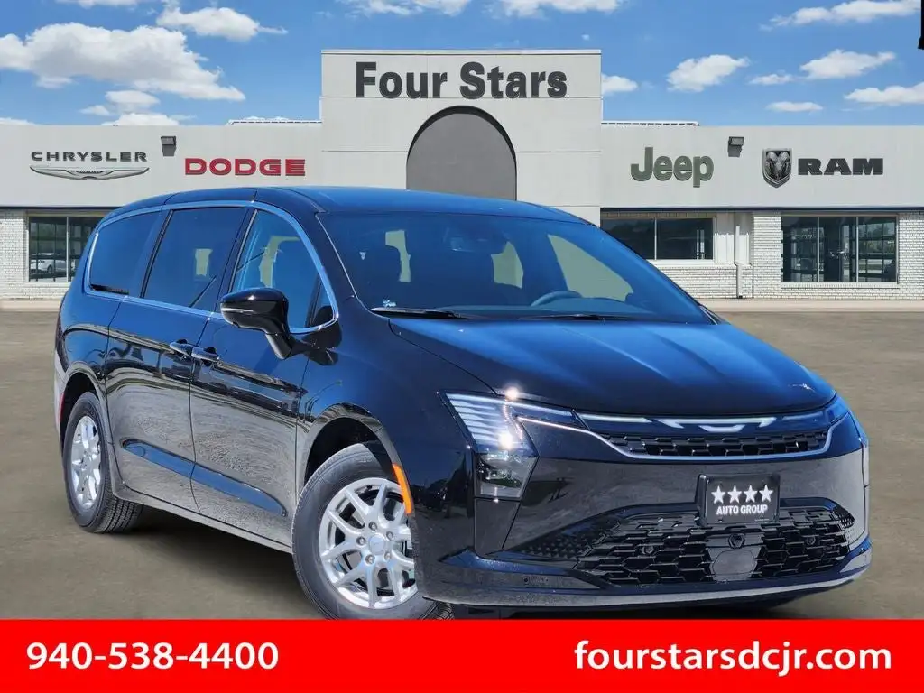 2027 Chrysler Pacifica Select's photo