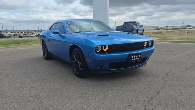 2023 Dodge Challenger SXT Auto photo 5