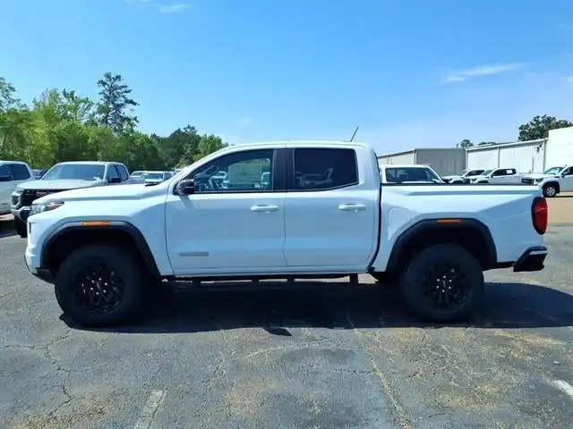 2026 GMC Canyon 2WD Elevation Crew Cab Short Box's photo
