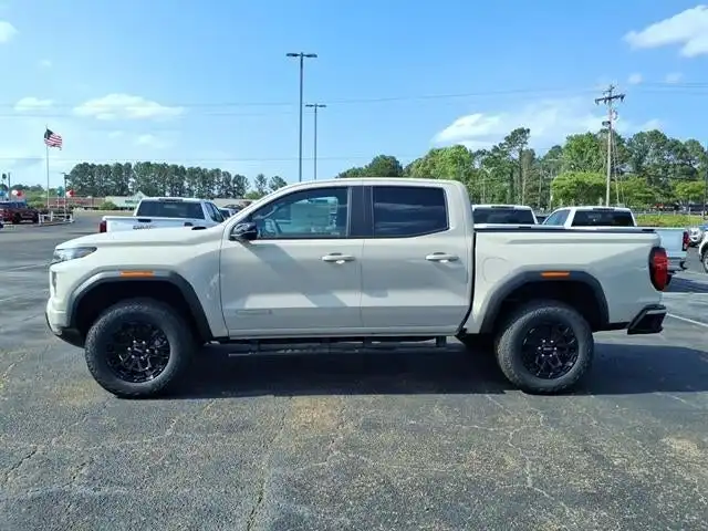 2026 GMC Canyon 2WD Elevation Crew Cab Short Box's photo