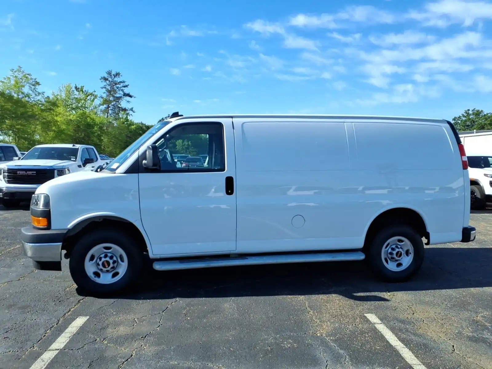2024 GMC Savana 2500's photo