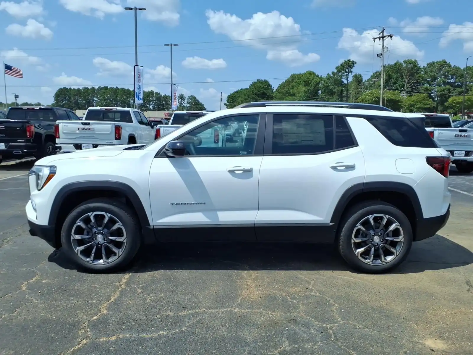 2027 GMC Terrain Elevation FWD's photo
