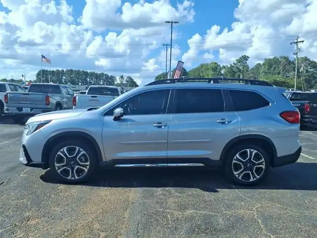 2023 Subaru Ascent Limited 7 Passenger's photo