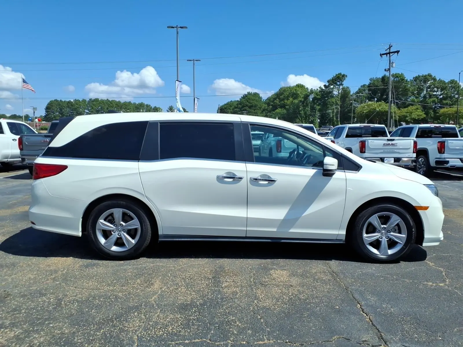 2019 Honda Odyssey EX-L with RES & Navigation photo 3