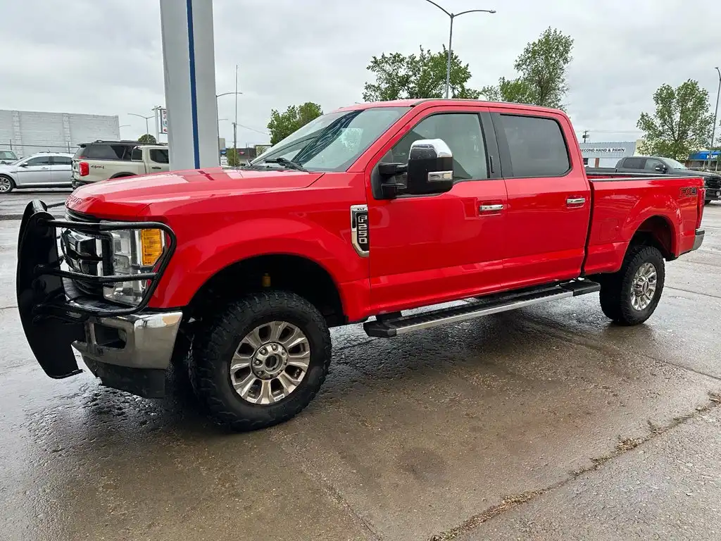 2017 Ford F-250 XLT 4WD Crew Cab 6-3/4' Box's photo