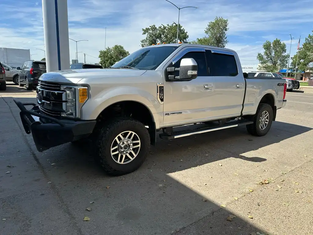 2017 Ford F-250 Lariat 4WD Crew Cab 6-3/4' Box's photo