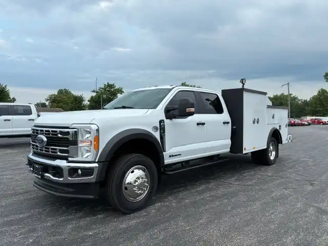 2023 Ford F-450 XL 4WD Crew Cab DRW 203 in's photo