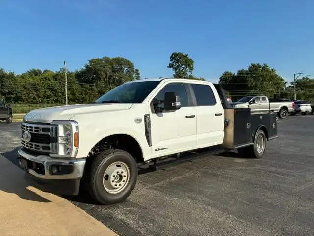 2024 Ford F-350 XL 4WD Crew Cab DRW 179 in's photo