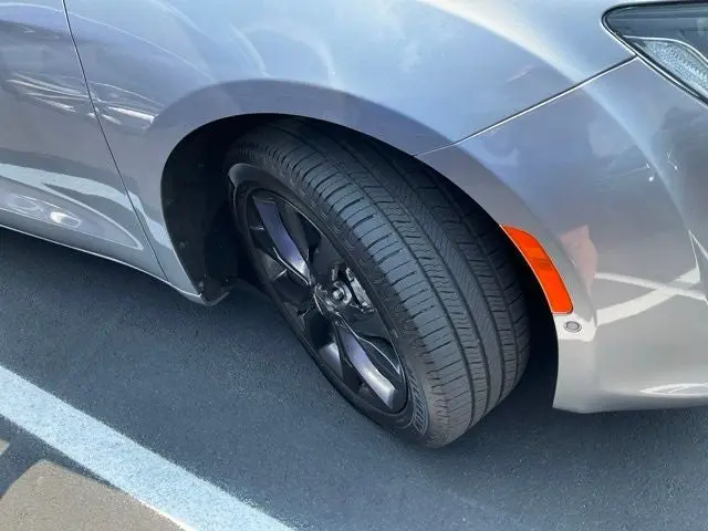 2019 Chrysler Pacifica Touring Plus photo 3