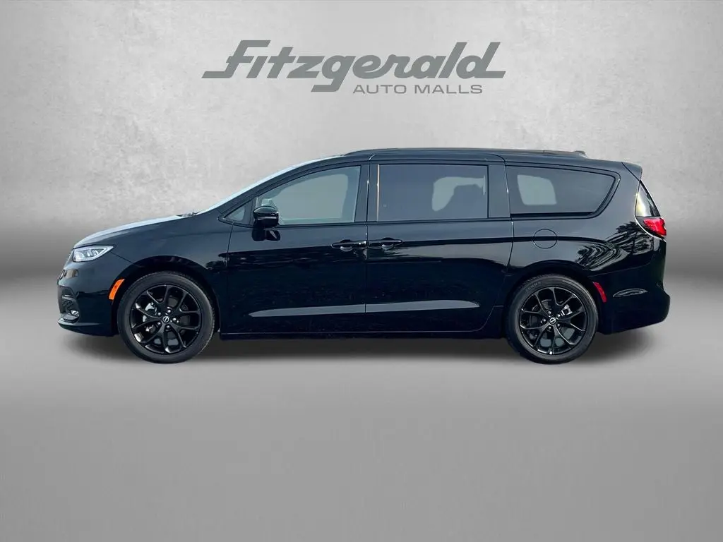 2025 Chrysler Pacifica Limited photo 5