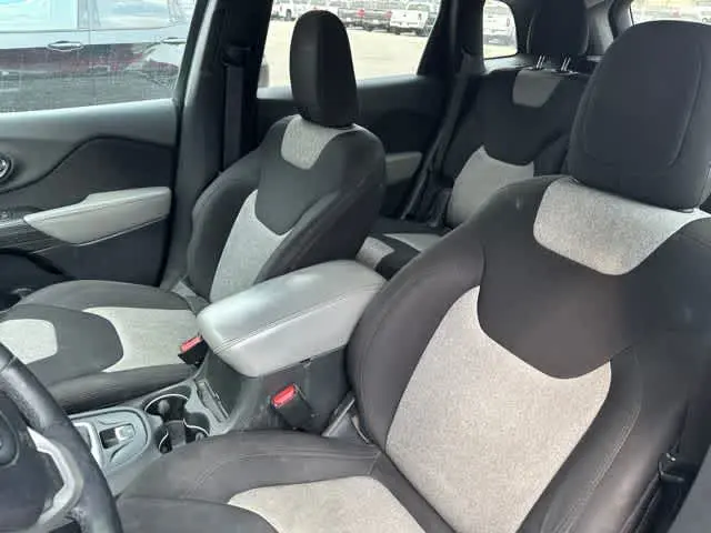 2014 Jeep Cherokee Latitude 4X4 photo 4
