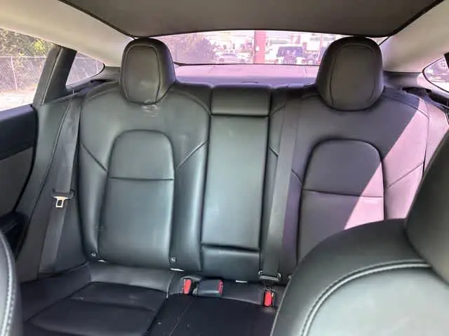 2023 Tesla Model 3 Performance photo 5
