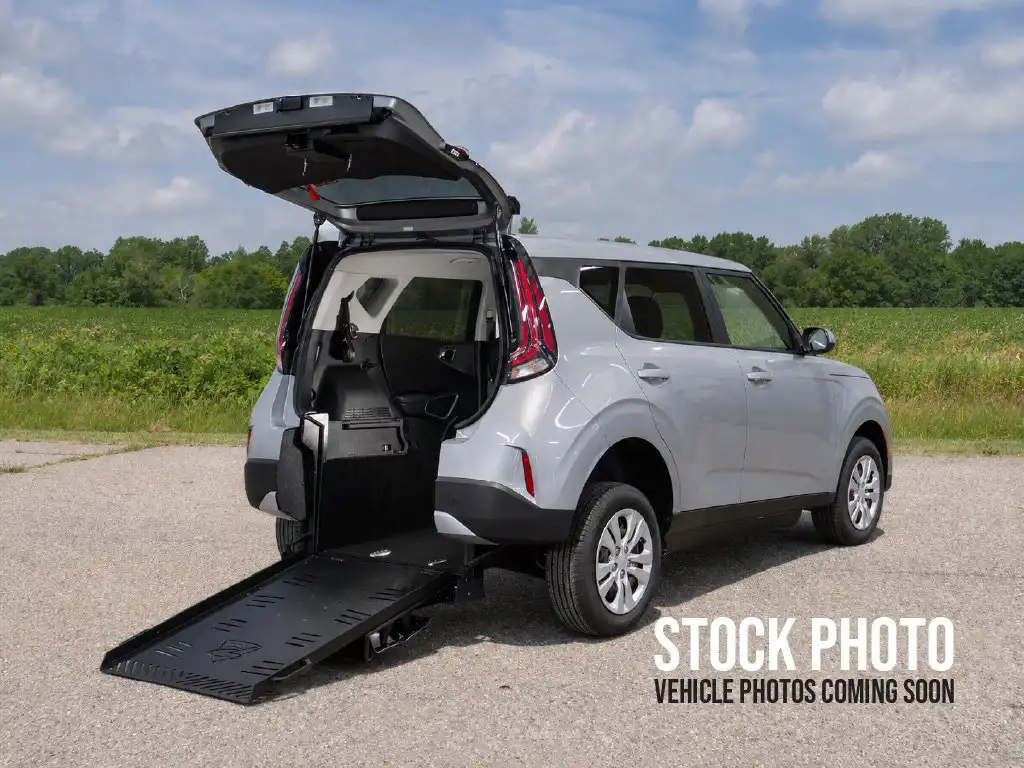 2025 Kia Soul 2.0 LX IVT's photo