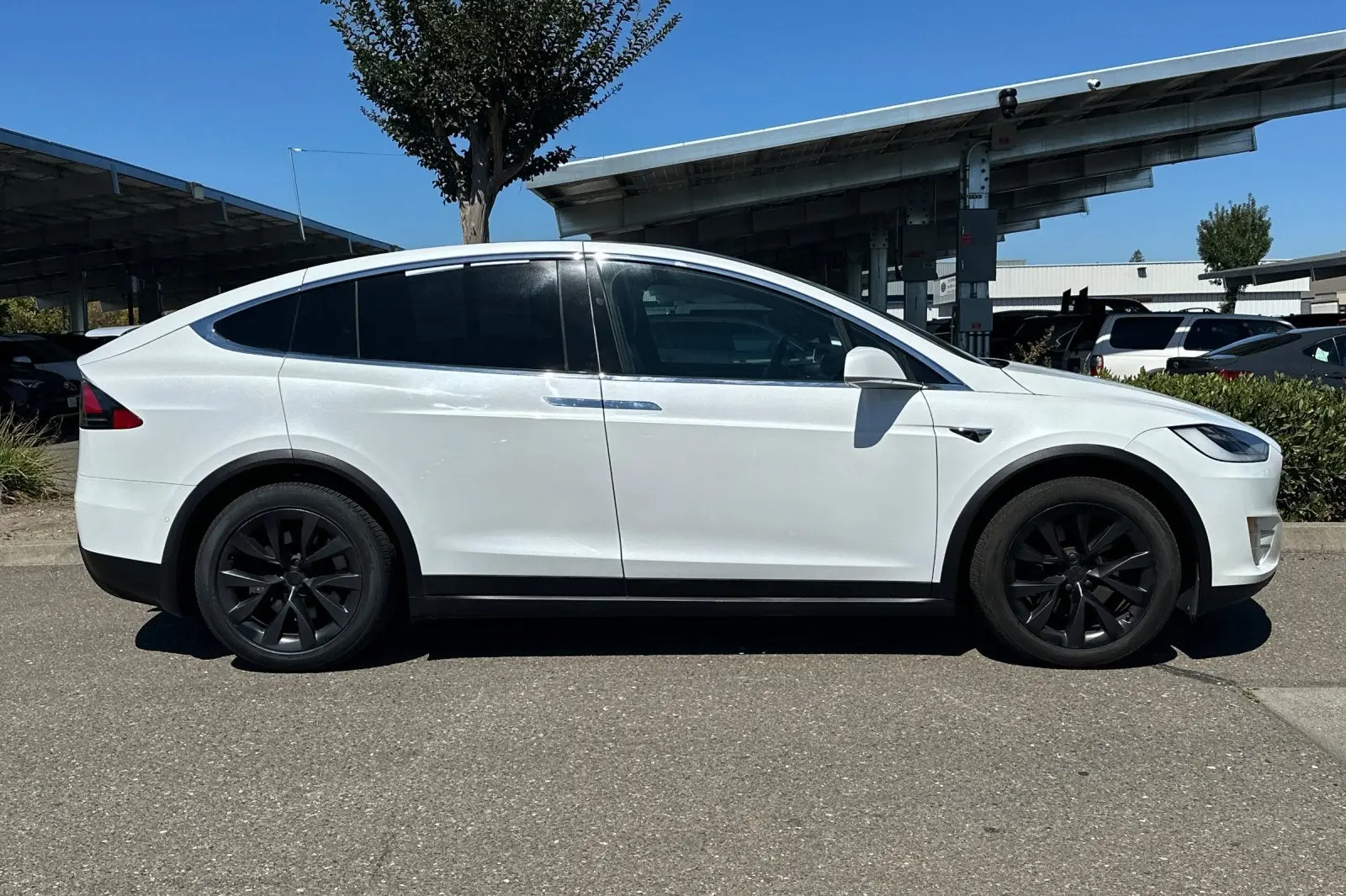 2021 Tesla Model X Long Range Plus photo 3