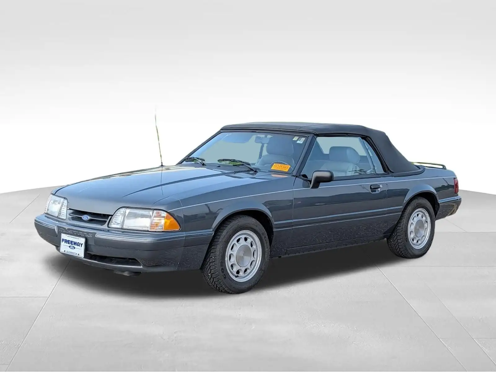 1989 Ford Mustang's photo